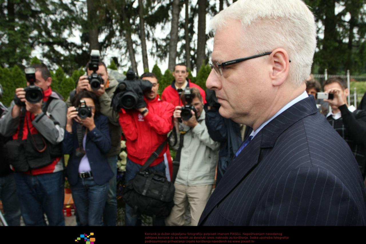 '20.06.2010. Bleiburg, Austrija - Predsjednik Republike Hrvatske Ivo Josipovic odao je pocast i zapalio svijecu nevinim zrtvama na Bleiburskom polju. Photo: Petar Glebov/PIXSELL'