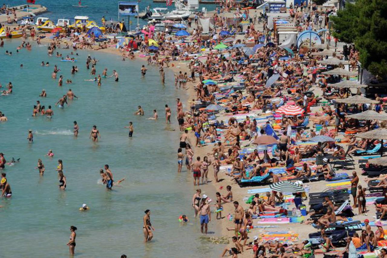 turisti,plaža,jadransko more
