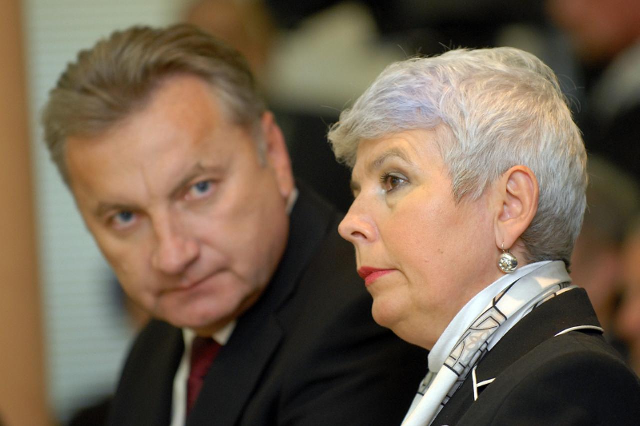 '29.10.2010. Termoplin, Varazdin, Predsjednica Vlade Jadranka Kosor prisustvovala je proslavi 40 godina tvrtke Termoplin. U drustvu ministra gospodarstva, rada i poduzetnistva Djure Popijaca Photo: Ma