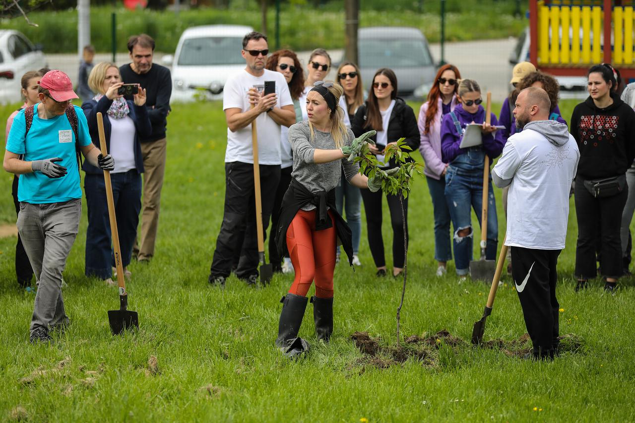 Zagreb: Ekološka akcija sadnje 150 voćaka u Vugrovcu 