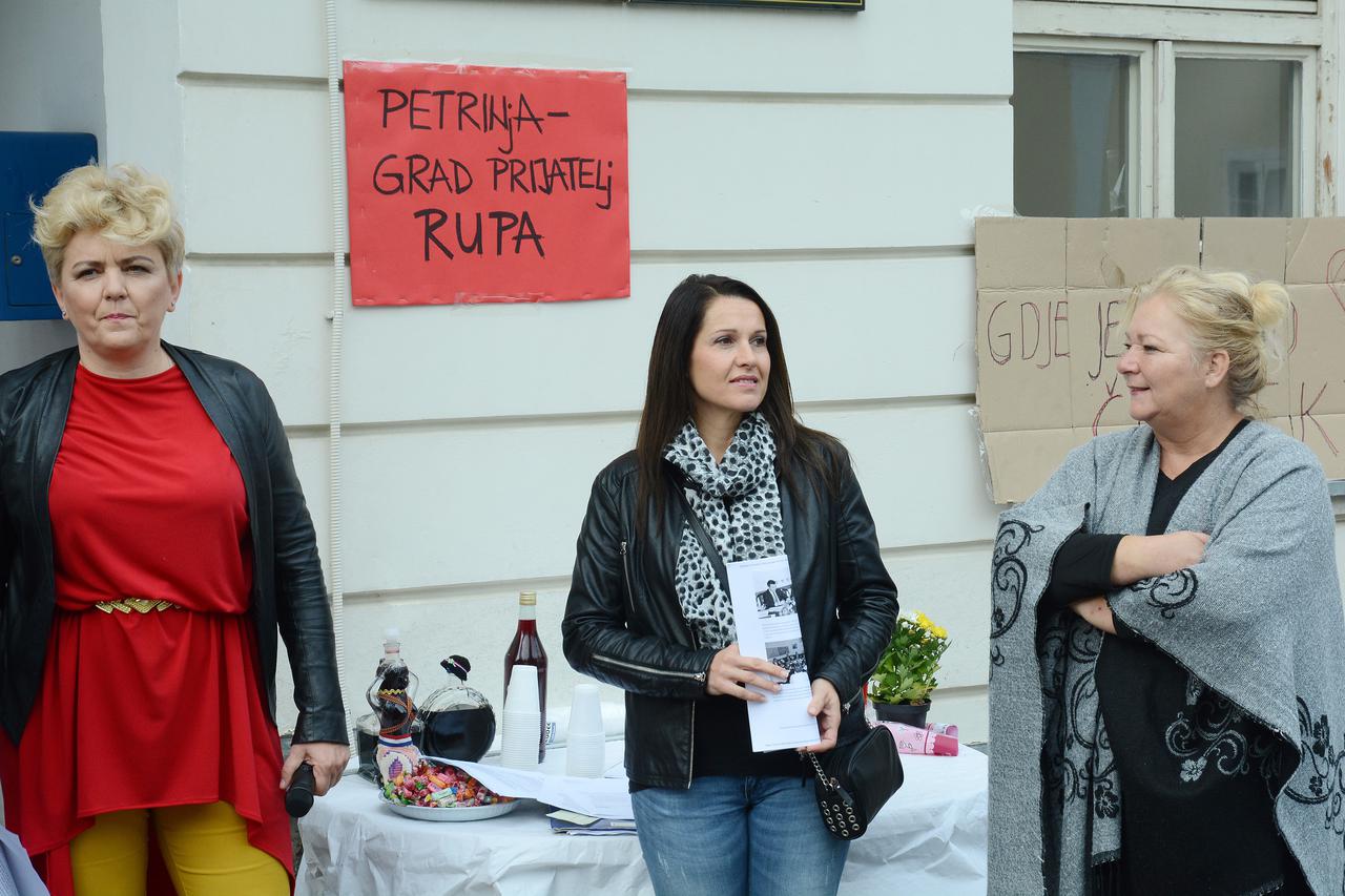 Prosvjed u Petrinji