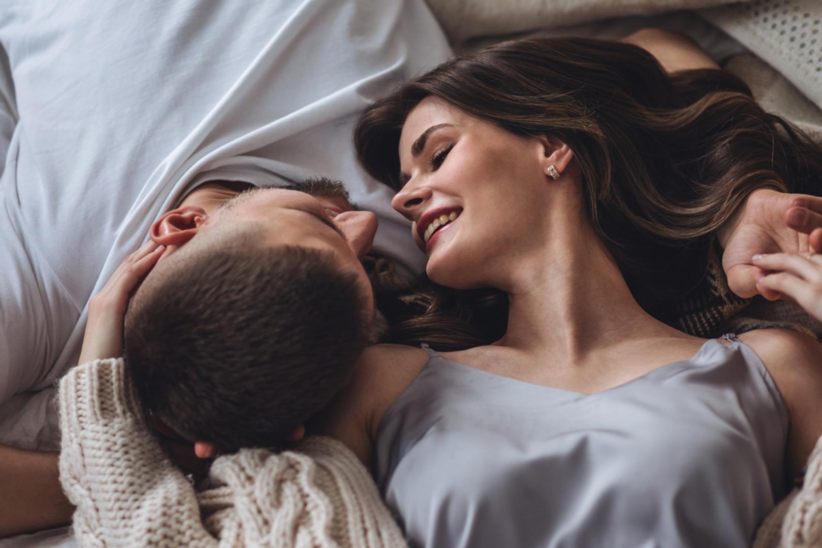 Ribe: Ljeto vam donosi ljubav i strast – i možda novu osobu koja vas potpuno očara. Jupiter ulazi u vaš sektor ljubavi i samopouzdanja, dok Saturn stabilizira vaše financije. Uložite u sebe i svoje snove, vrijeme je da zablistate bez straha.