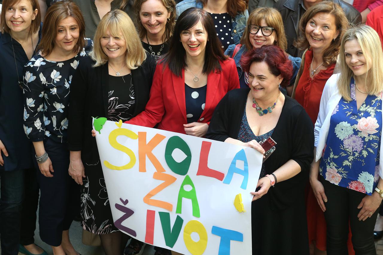Trenutačno je u edukaciji za eksperimentalnu fazu ‘Škole za život’ više od 3700 učitelja – kazala je ministrica Divjak