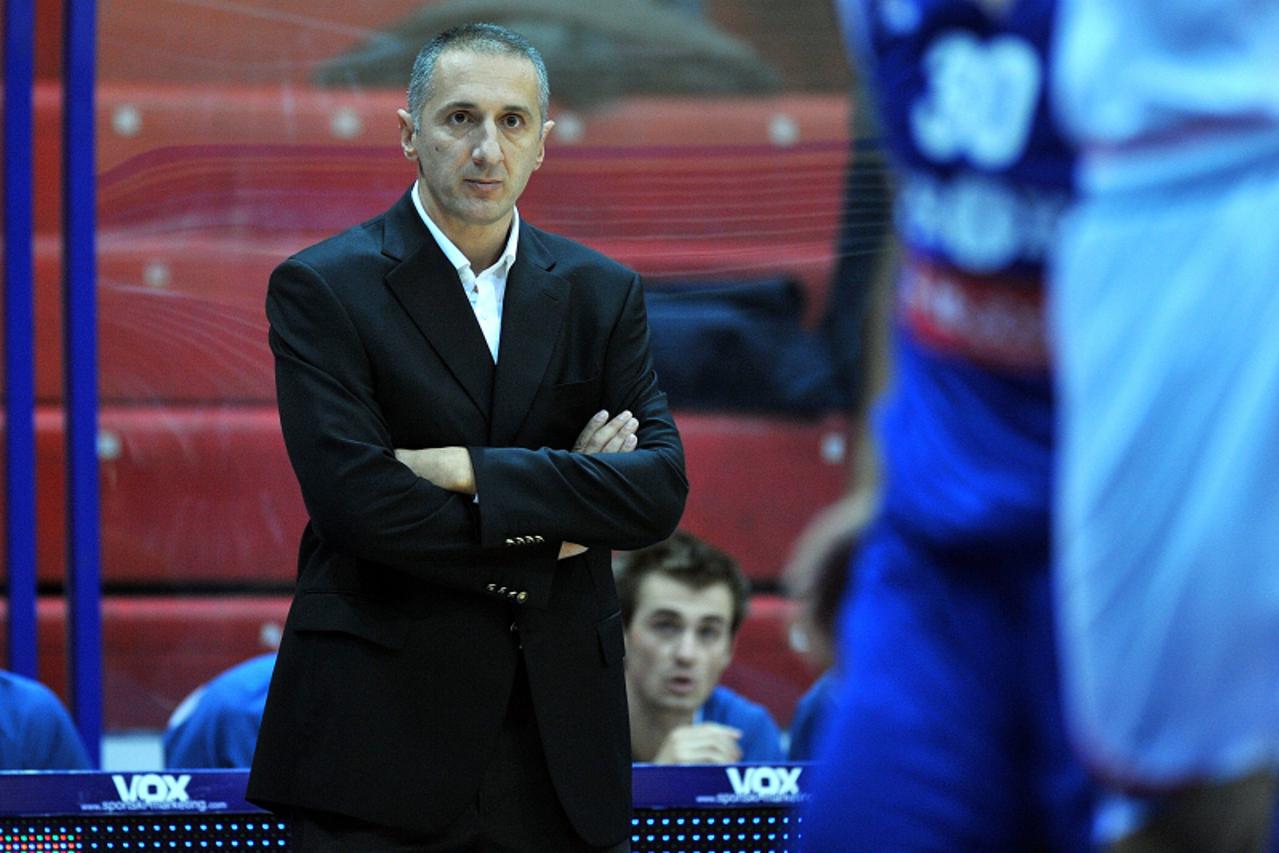 \'13.10.2010., KC Drazen Petrovic, Zagreb - 2. kolo ABA NLB Liga izmedju KK Cibona i Siroki TT Kabeli. Trener Cibone Zdravko Radulovic.  Photo: Goran Stanzl/PIXSELL\'