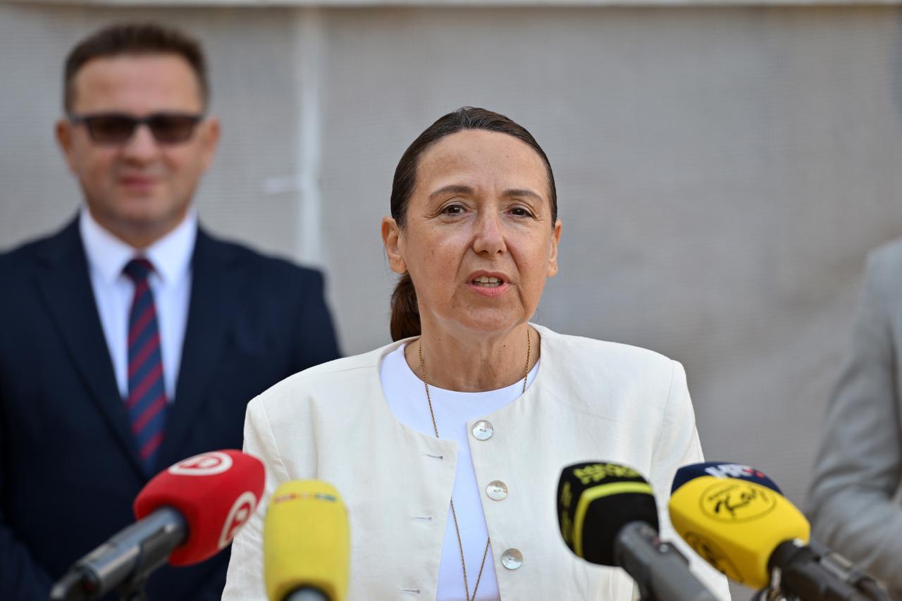 Klenovnik: Irena Hrstić u obilasku radova na Glavnoj bolničkoj zgradi