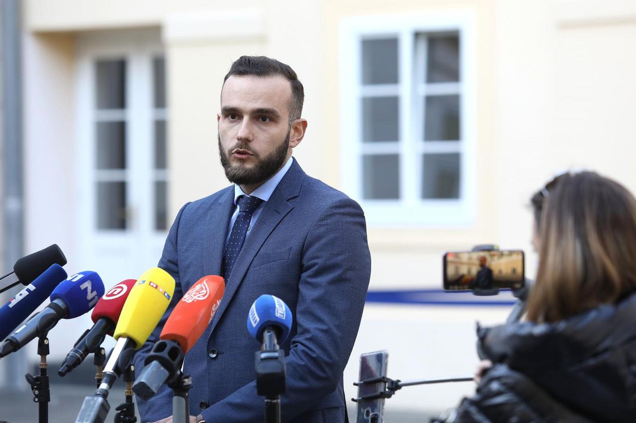 Ministar Josip Aladrović dao je izjavu prije sjednice Vlade