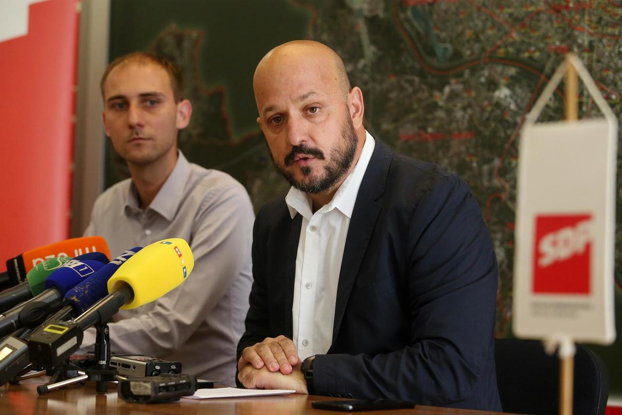 Konferencija za medije gradskog SDP-a o izgradnji nacionalnog stadiona