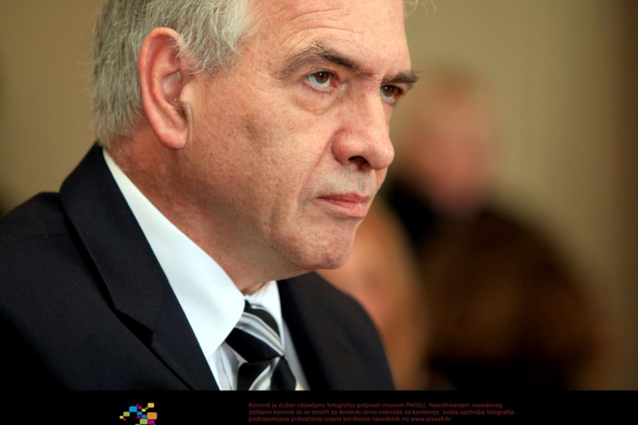 \'10.12.2010 .Trg marsala Tita, Zagreb -  Zeljko Rohatinski, guverner HNB na dodjeli nagrada HHO. Photo: Patrik Macek/PIXSELL\'