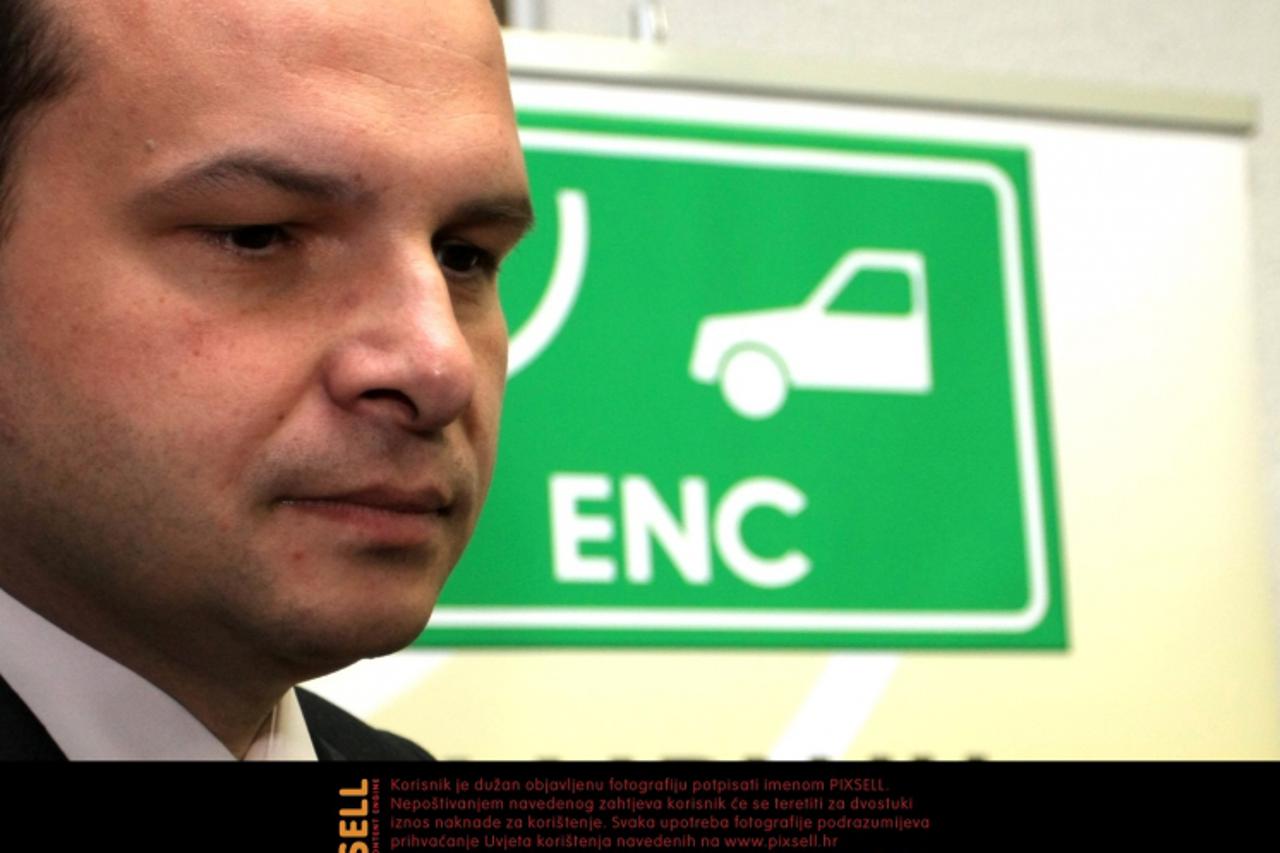 '24.05.2012., Zagreb - Ministarstvo prometa i veza.O novim cijenama cestarina na konferenciji za novinare govorili su  ministar pomorstva, prometa i infrastrukture Sinisa Hajdas Doncic i predsjednici 