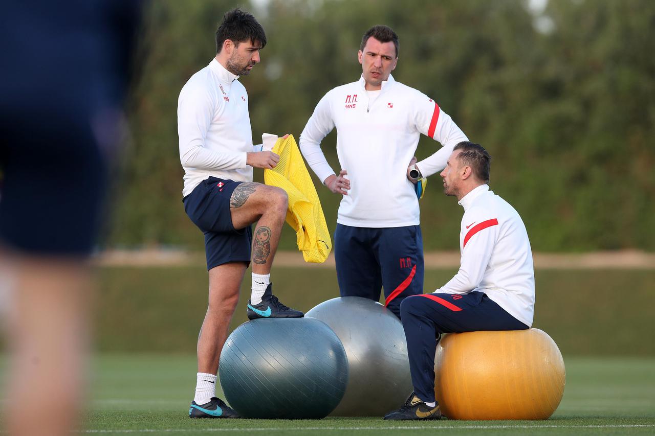 Hrvatska nogometna reprezentacija na treningu Dohi