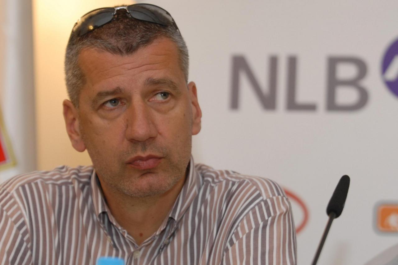 \'Za SPORT 240408 NLB - presica, Aco Petrovic nije sikrivao ljutnju snimio Dino STANIN\'