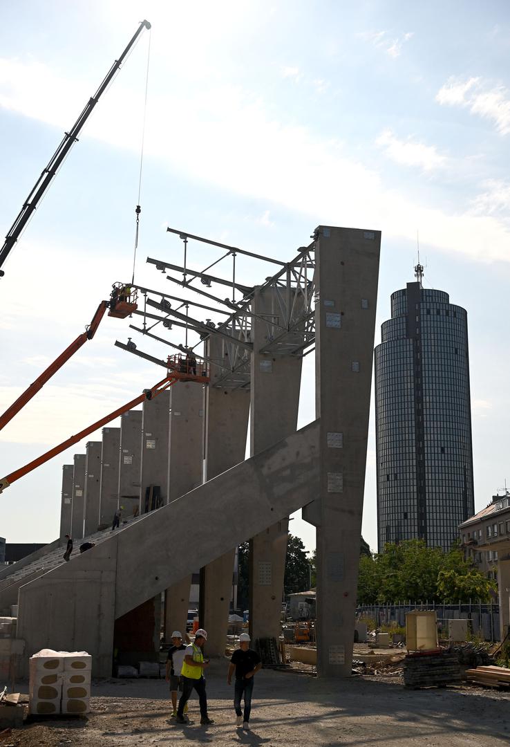 Riječ je o zahvatu od 44 milijuna eura koji je ujedno i preduvjet za zatvaranje i rušenje stadiona na Maksimiru te izgradnju novog Dinamova doma. 