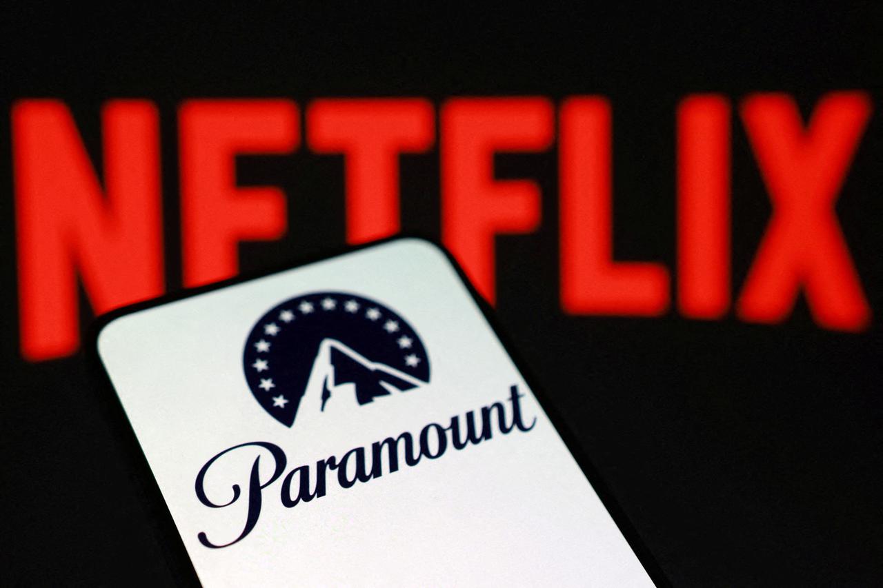 FILE PHOTO: Illustration shows Paramount and Netflix logos