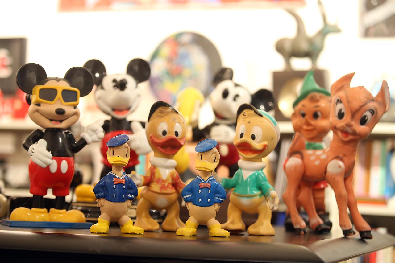 Zagreb: Kolekcionar igra?aka i starih telefona Toni Politeo