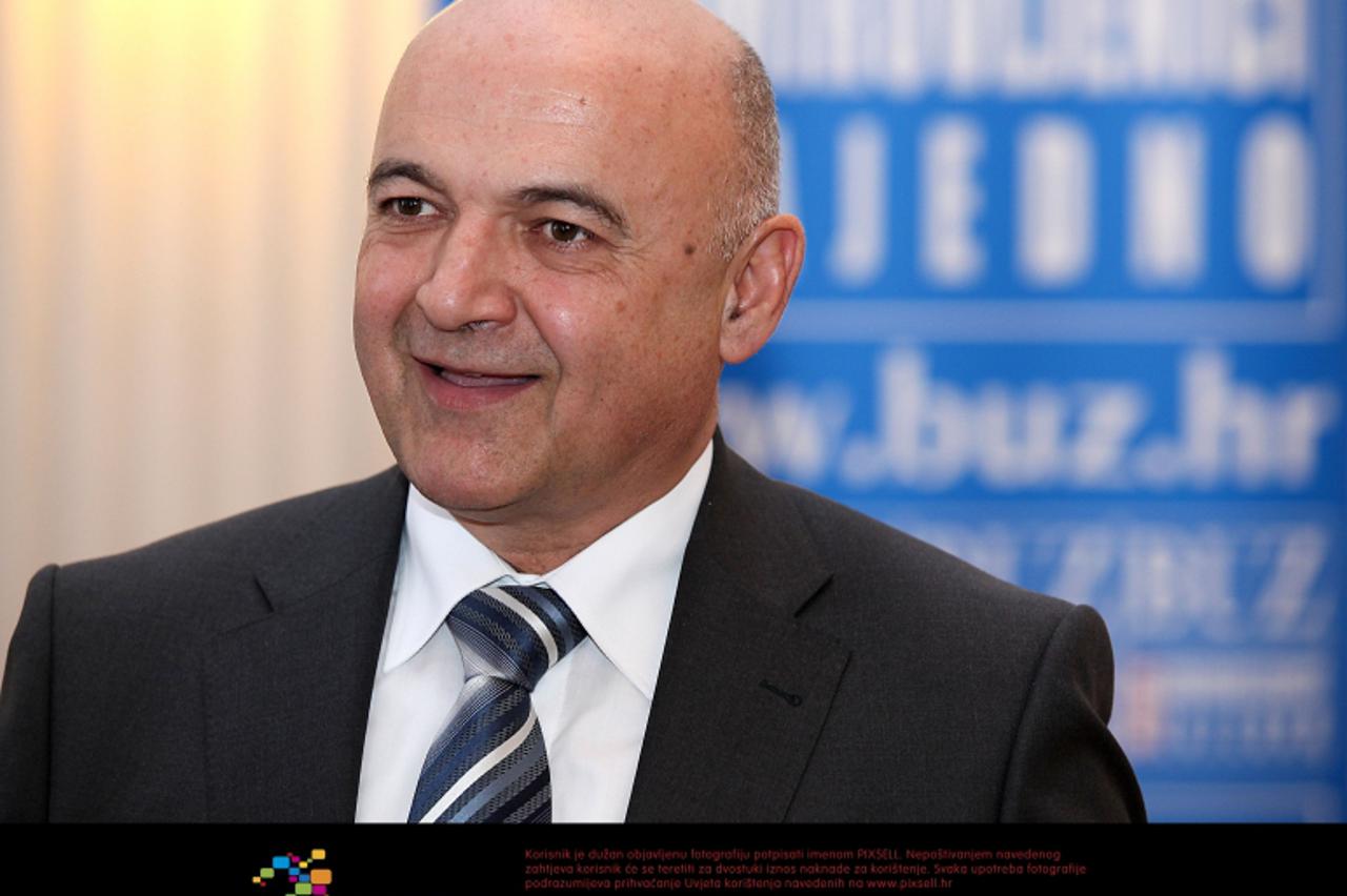 '07.11.2011.,  Zagreb - Ljubo Jurcic predstavio je danas u Novinarskom domu svoj program i tim za parlamentarne izbore 2011. Photo: Patrik Macek/PIXSELL'