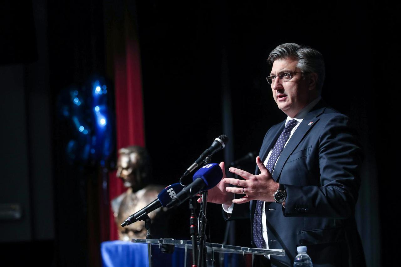 Zagreb: U Narodnom sveučilištu Sesvete obilježena 33. obljetnica osnutka HDZ-a Sesvete