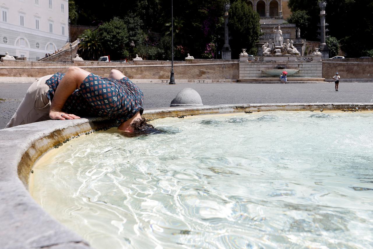 Heat wave hits Rome as temperatures expected to rise further