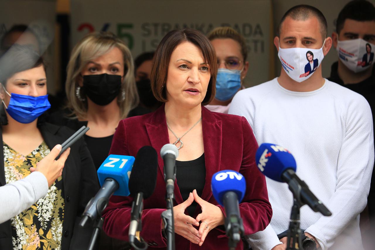 Zagreb: Kandidatkinja za gradonačelnicu Jelena Pavičić Vukičević održala konferenciju 