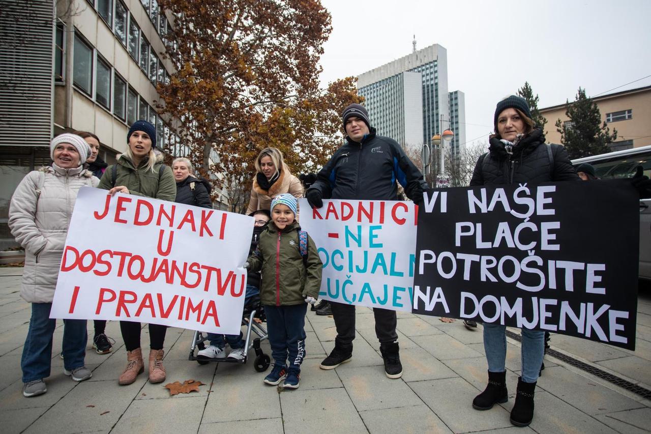 Prosvjed roditelja njegovatelja