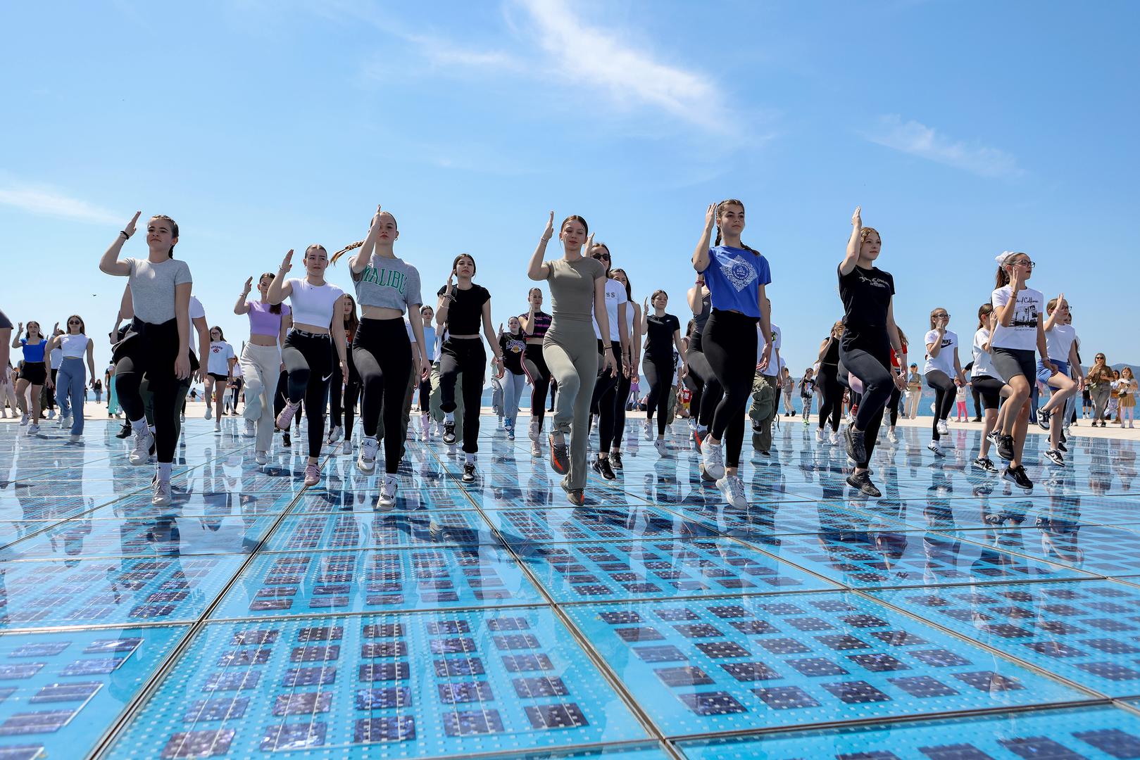 Zadrani na Pozdravu suncu