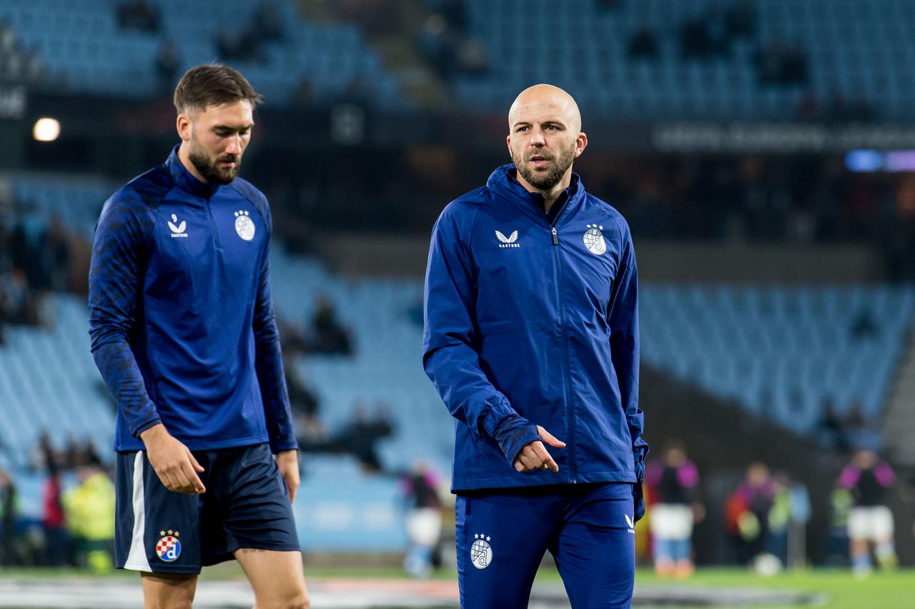 Zagrijavanje nogometaša Malmoa i Dinama uoči početka susreta 3. kola Europske lige