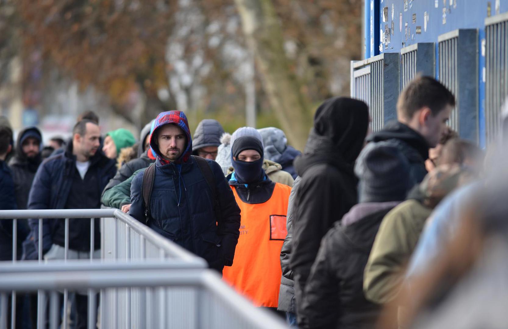 16.12.2023., Maksimir stadion, Zagreb - Guzva za kupnju karata najveceg hrvatskog derbija Dinama i Hajduka. Photo: Josip Mikacic/PIXSELL
