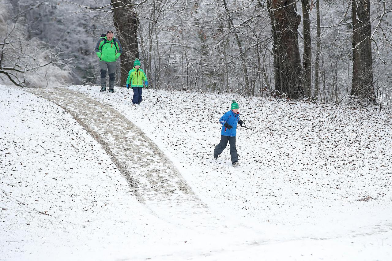 Snježna idila u Maksimirskoj šumi