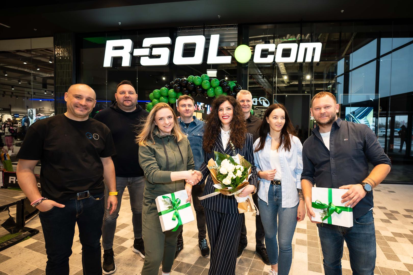 Wojciech Ostaszewski (R-GOL Retail Development Supervisor), Jakub Rosołowski (R-GOL Sports Key Account Manager), Ivana Andel (R-GOL Store Manager), Krystian Narwojsz (R-GOL Marketing & PR Supervisor), Maja Medunović (King Cross Centar Manager), Marcin Kłosowski (R-GOL Retail Sales Manager), Agnieszka Przybyłko (R-GOL Retail Expansion Supervisor), Tomasz Radziwon (R-GOL Sales Director CEE)