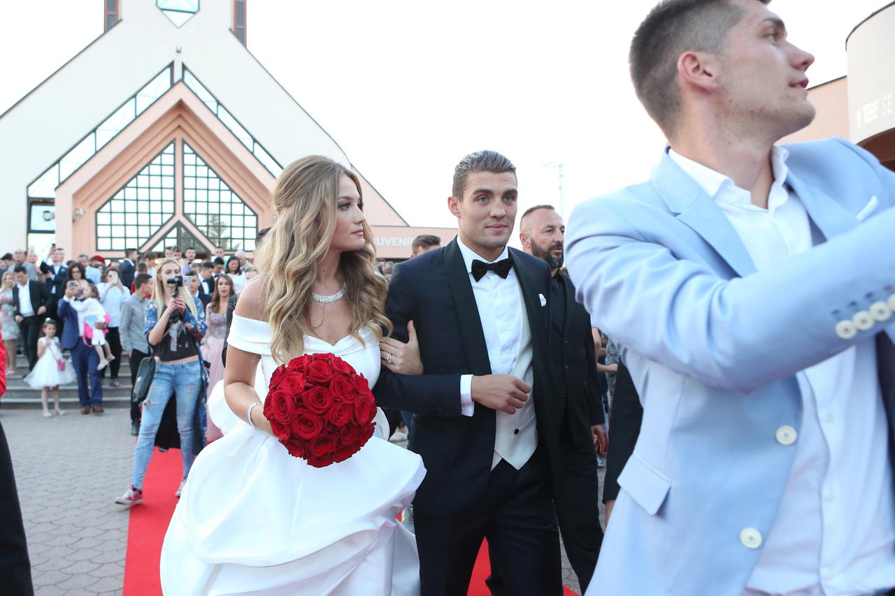 Vjenčanje hrvatskog nogometnog reprezentativca i igrača Real Madrida Matea Kovačića i Izabel Andrijanić u crkvi sv. Antuna Padovanskog u Sesvetskim Selima