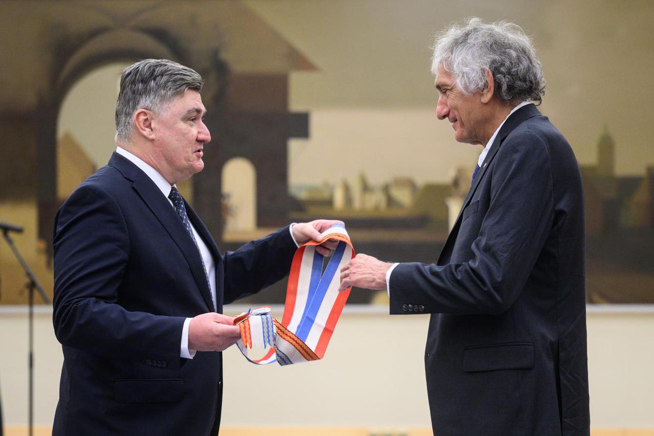 Zagreb: Zoran Milanović odlikovao prof. dr. sc. Johna Matthewa Martinisa