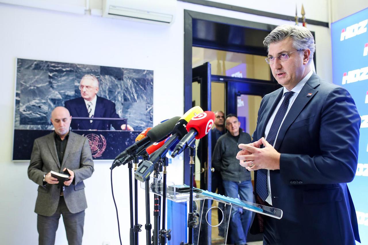 Zagreb: Premijer Andrej Plenković dao je izjavu za medije nakon sjednice Predsjedništva