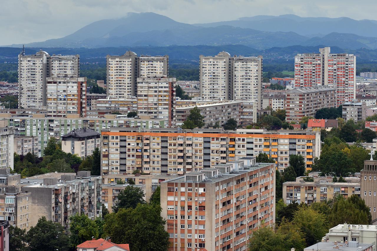 11.09.2013., Zagreb - Pogled s Vjesnikova nebodera na Kneziju i Srednjake.  Photo: Marko Prpic/PIXSELL
