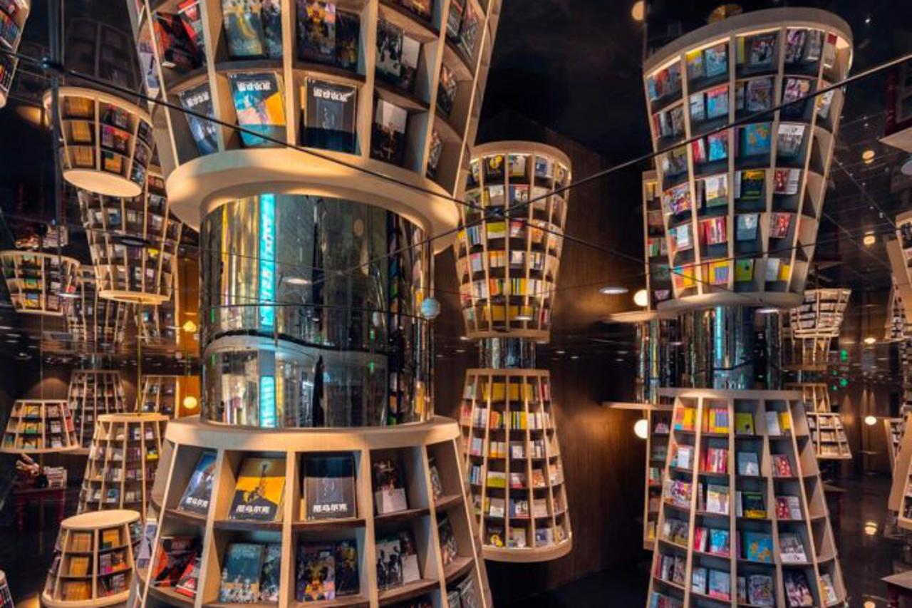 Lanac knjižara Zhongshuge u Kini, ukrašene ogledalima koji stvaraju dojam optičke iluzije