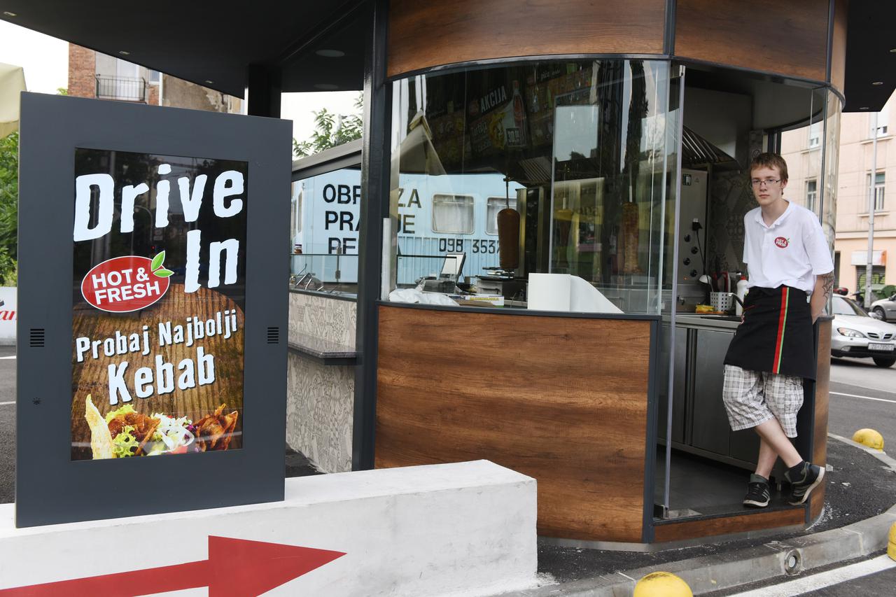 25.06.2016., Zagreb -  Drive in Hot  Fresh Kebab u Tratinskoj ulici.  Photo: Davor Visnjic/PIXSELL