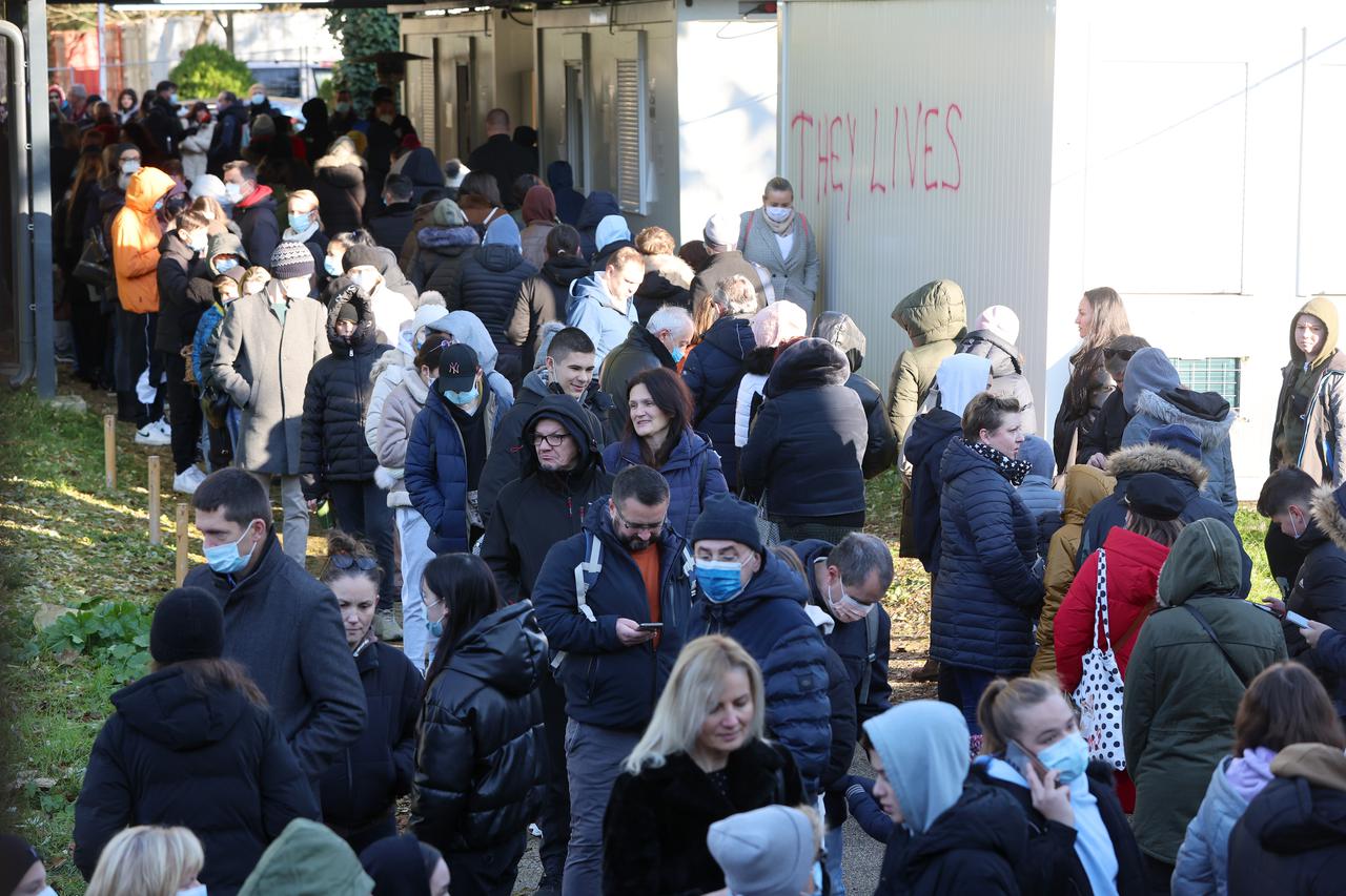 Zagreb: Gužve za testiranje na hripavac ispred HZJZ-a