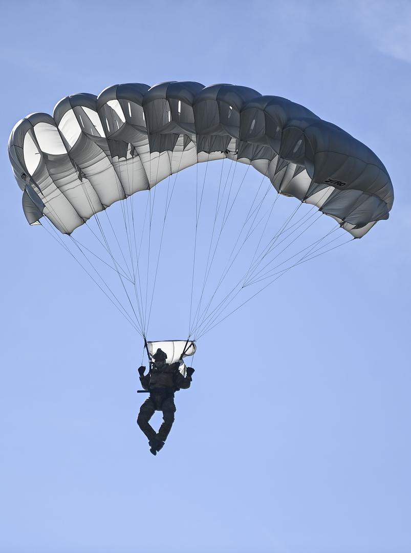 Prije 35 godina, kada je u Zagrebu konstituiran prvi demokratski, višestranački Sabor, čime je simbolično započeo proces stvaranja neovisne i demokratske Hrvatske, Anušić je bio školarac u Antunovcu.  
