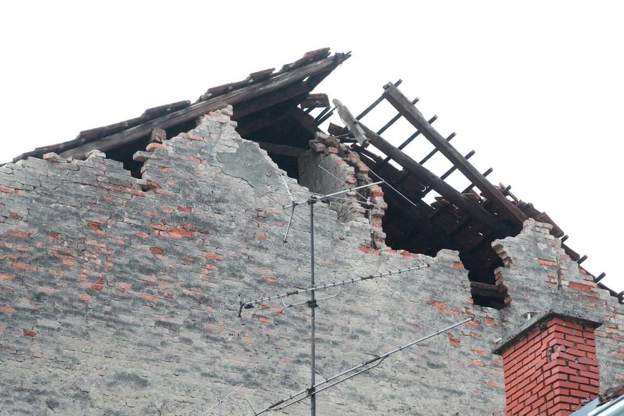 Nakon potresa u Zagrebu prijeti opasnost od urušavanja krovova i pročelja zgrada