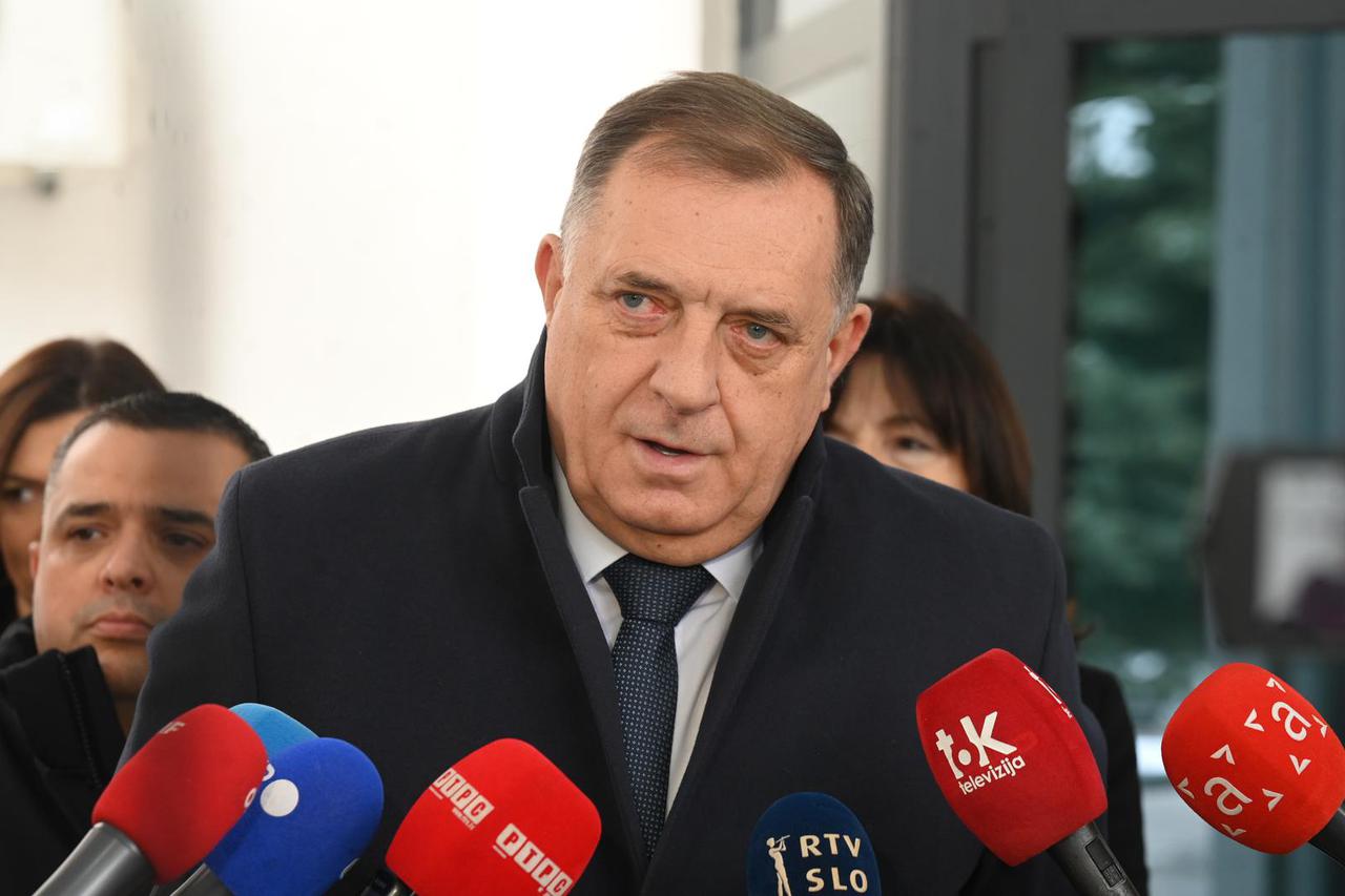 Laktaši: Milorad Dodik glasao na prijevremenim izborima za predsjednika RS