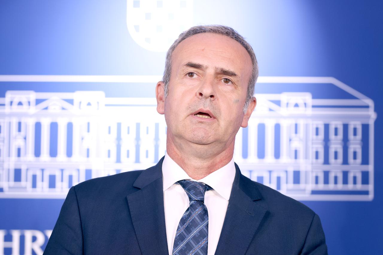 Zagreb: Zurovec, Herman i  Katičić o izvanrednoj sjednici Sabora