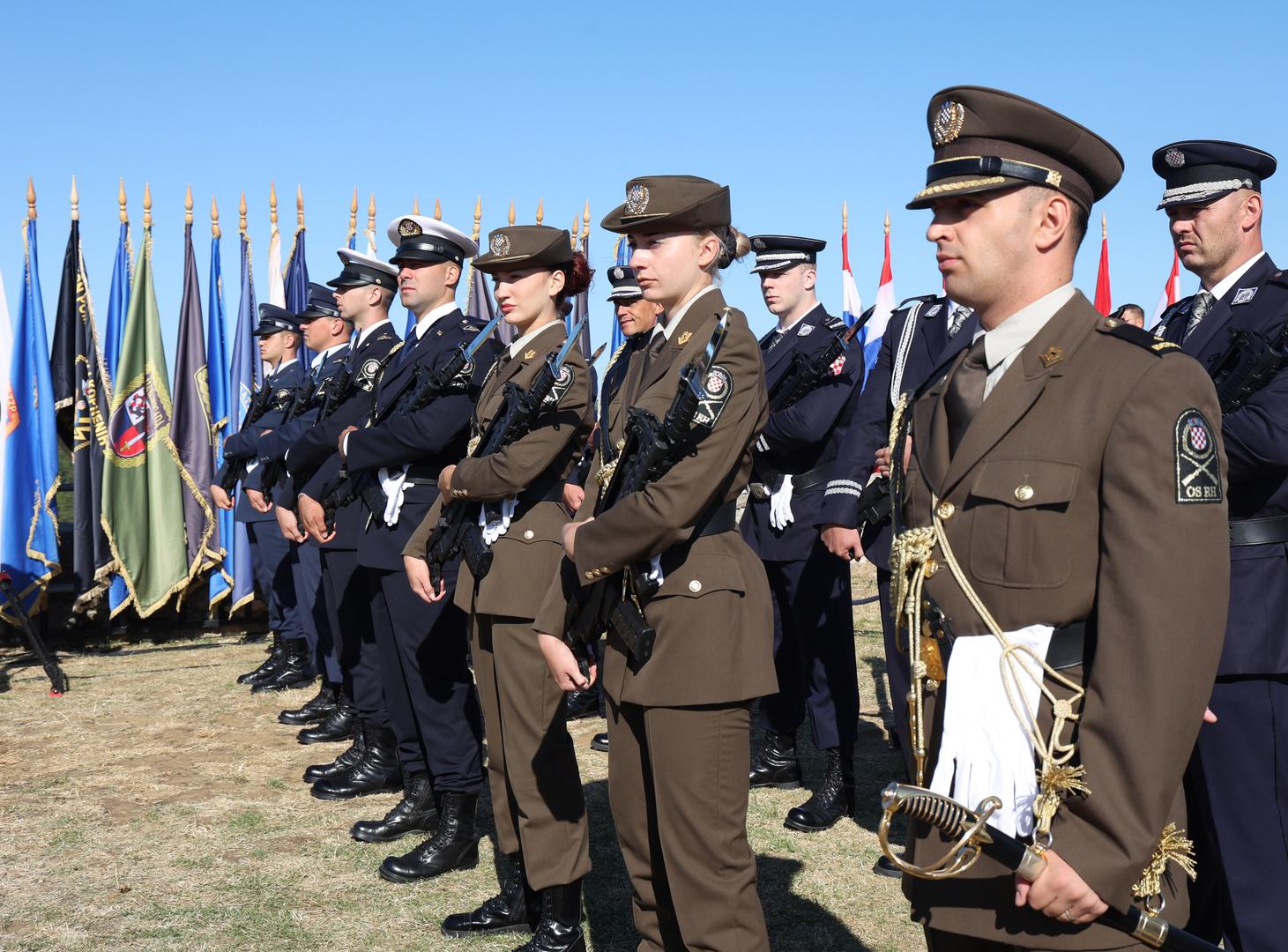 05.08.2025.,Knin- Proslava obiljezavanja Dana pobjede i domovinske zahvalnosti, Dana hrvatskih branitelja i 30. obljetnice vojno redarstvene operacije Oluja. Podizanje zastave na kninskoj tvrdjavi.  Photo: Dusko Jaramaz/PIXSELL