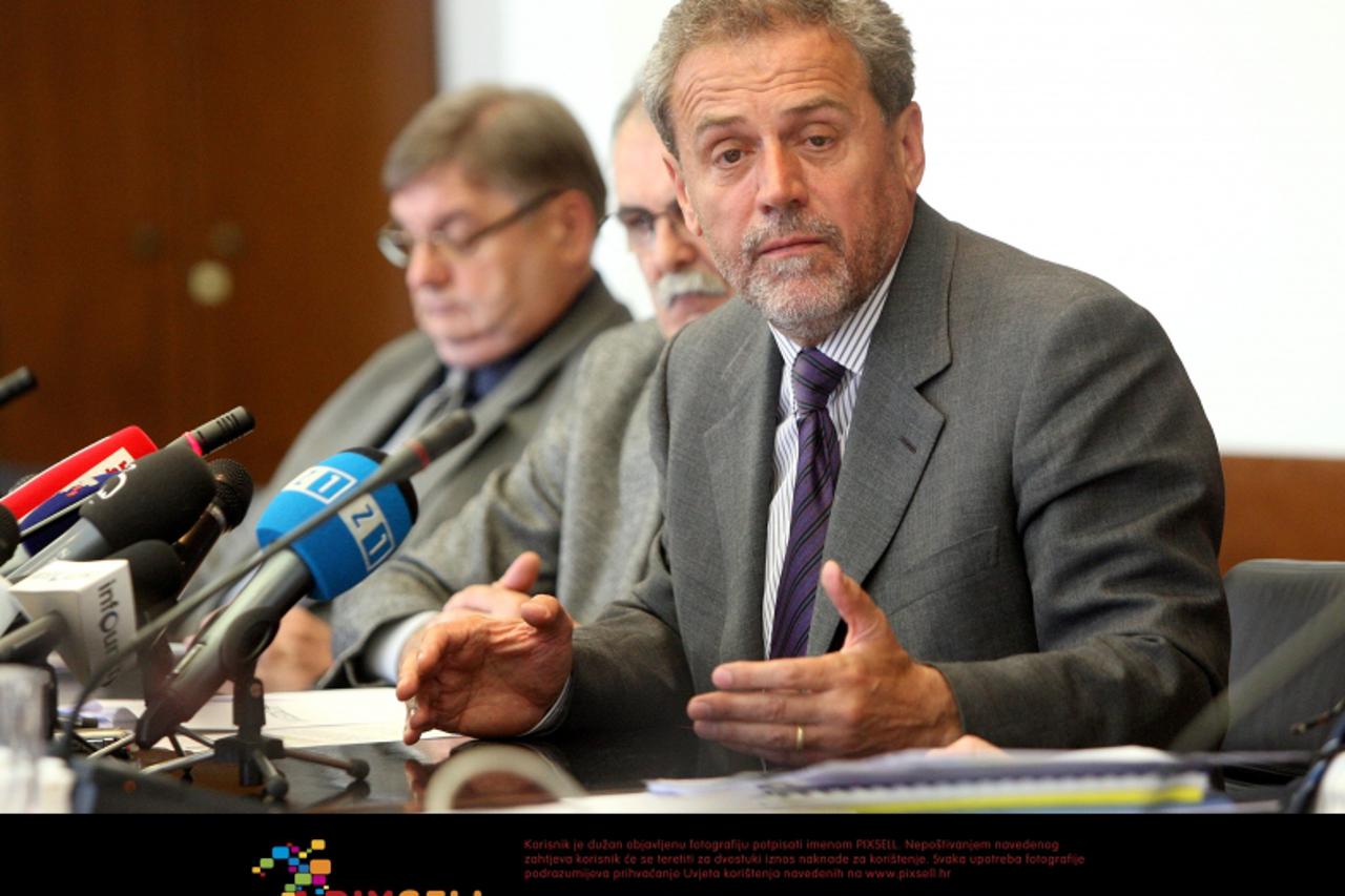 '19.05.2011., Zagreb -  Gradonacelnik Grada Zagreba Milan Bandic odrzao je konferenciju za novinare.Tema konferencije je bila parkiranje u gradu Zagrebu. Photo: Igor Kralj/PIXSELL'