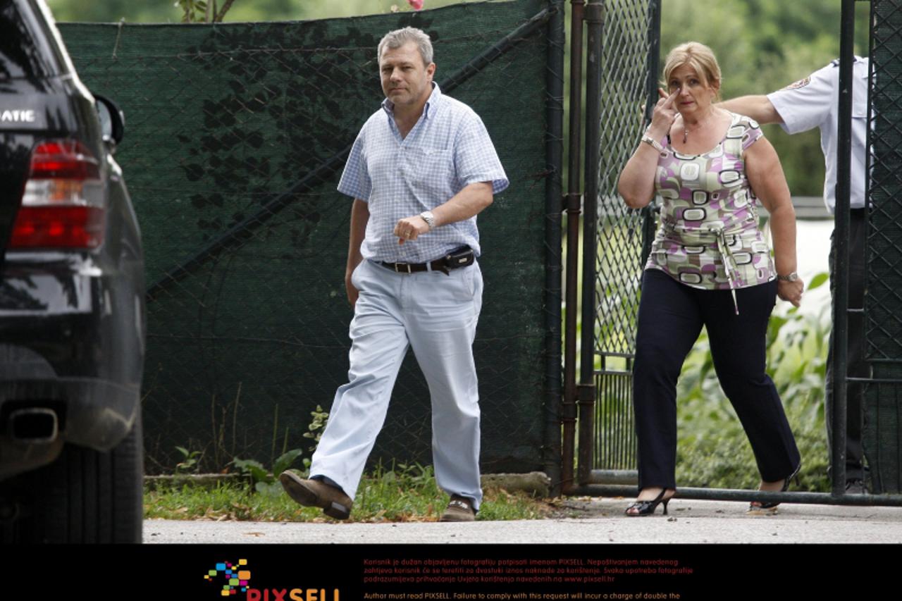 '08.07.2008., Zagreb - Zeljko i Vesna Zuzic dosli su u posjet sinu Hrvoju koji sluzi petogodisnju kaznu u zatvoru u Vukomercu, na odjelu 11.  Photo: Slavko Midzor/PIXSELL'