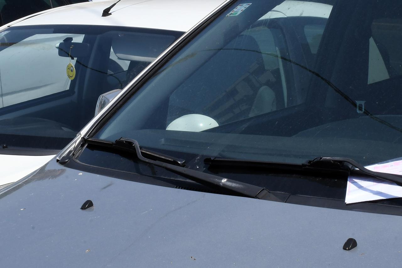 Sisak: Kontrolori parkiranja kažnjavaju vozače koji izbjegavaju naplatu parkinga