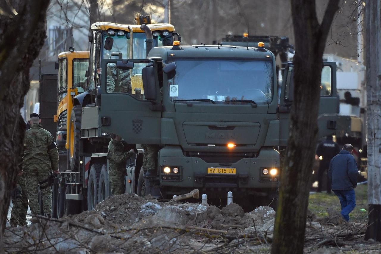 Zagreb: Teška mehanizacija dolazi na mjesto pada bespilotne letjelice