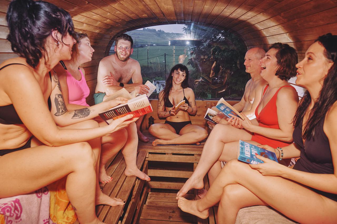 Iglu book club