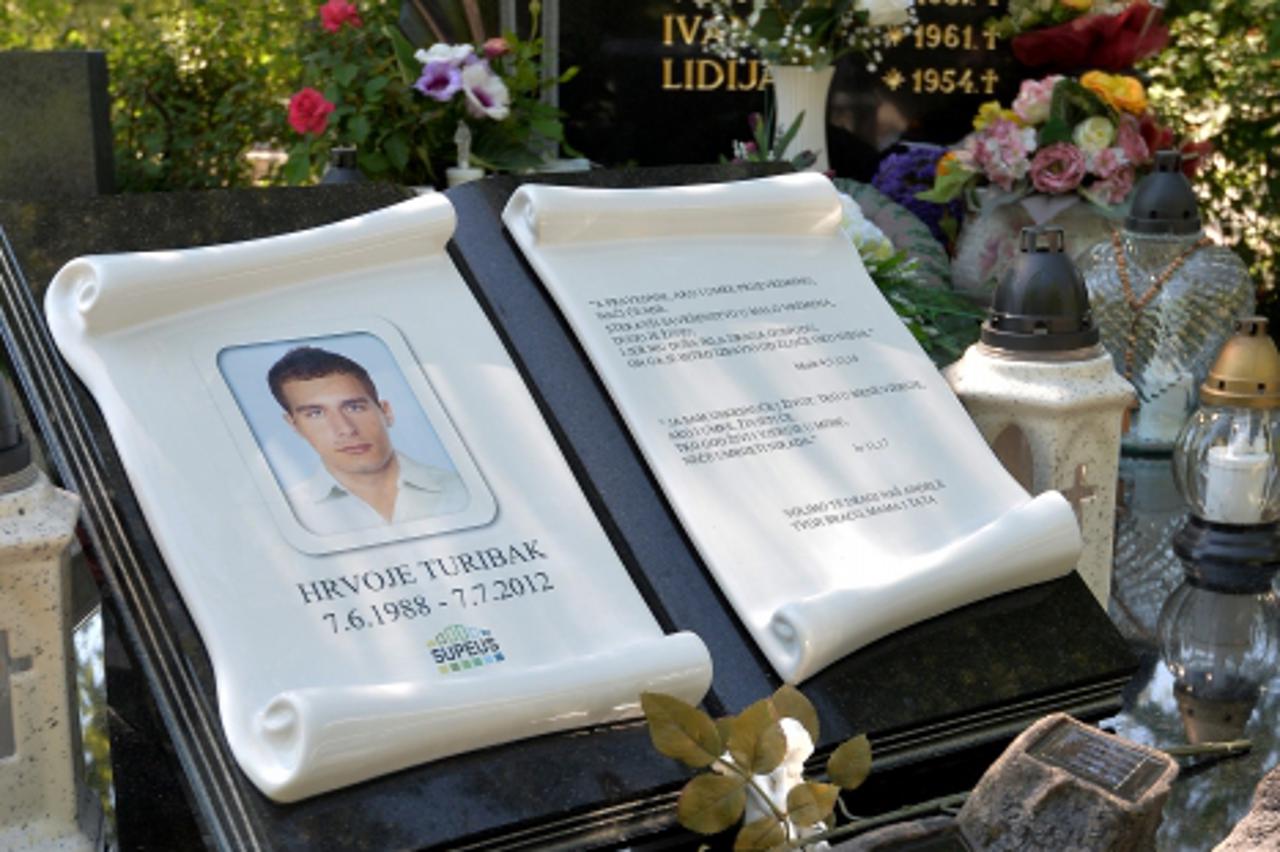 '05.07.2013. Zagreb -  Groblje Mirosevac, grobno mjesto ubijenog Hrvoja Turibaka.Photo: Marko Prpic/PIXSELL'