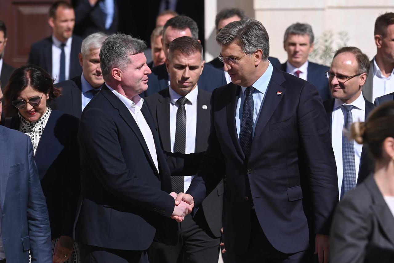 Plenković se sastao s gradonačelnikom Brankom Dukićem tijekom posjete Zadarske županije