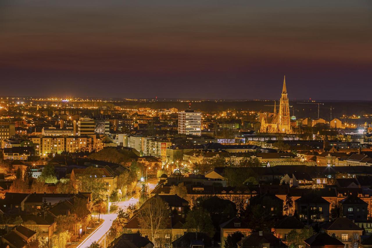 Panorama Osijeka u večernjim satima