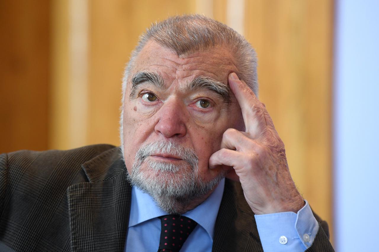 Stjepan Mesić odbija titulu počasnog građanina
