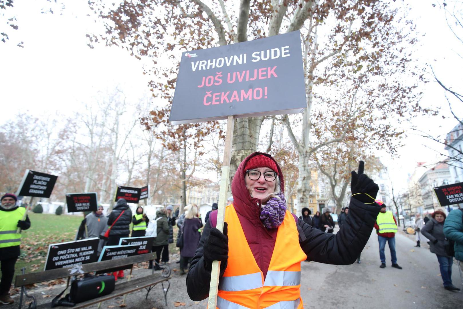 19.12.2022., Zagreb - Zrinjevac. Udruga Franak odrzala je konferenciju za medije u iscekivanju odluke Gradjanskog odjela Vrhovnog suda o pravnim shvacanjima o pravima potrosaca koji su konvertirali kredite. Medijima su se obratili Goran Aleksic i Vlado Iljkic. Photo: Sanjin Strukic/PIXSELL